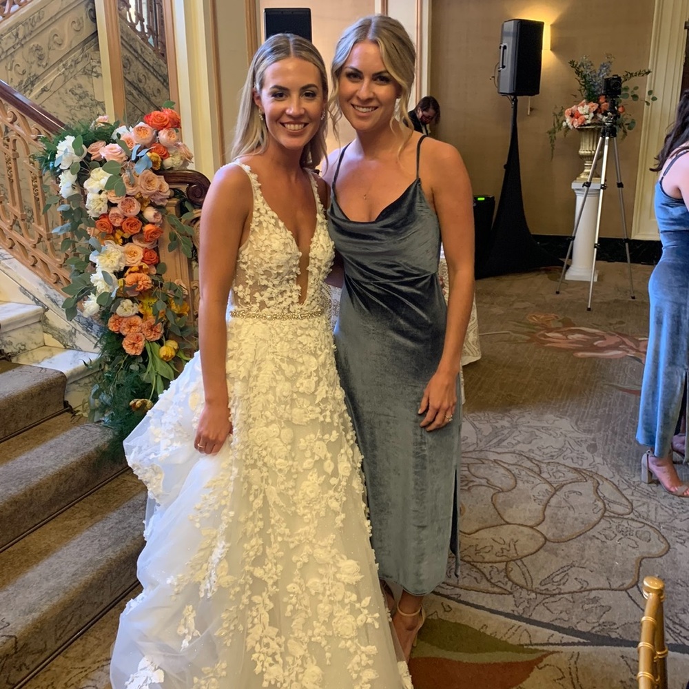 Blue velvet midi bridesmaid dress with slit